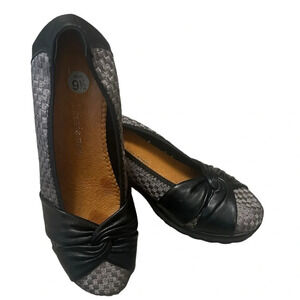 Bernie Mev size 9.5 shoes  in excellent condition